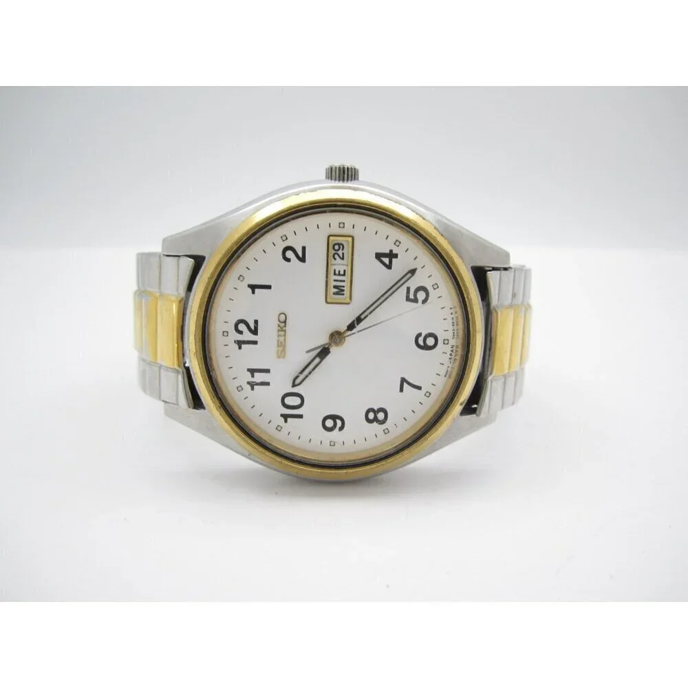 Vtg‎ Men Seiko Quartz WR Analog 35mm Day Date Round Watch (H773) 